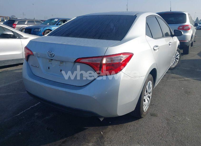 Photo 4 of 2018 Toyota Corolla LE (VIN 5YFBURHE3JP781685)