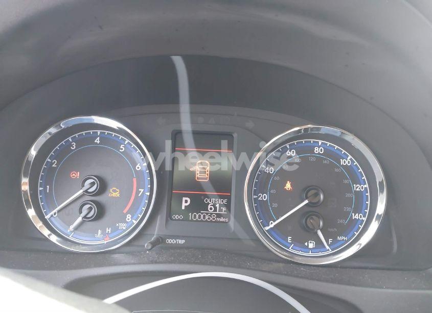 Photo 7 of 2018 Toyota Corolla LE (VIN 5YFBURHE3JP781685)