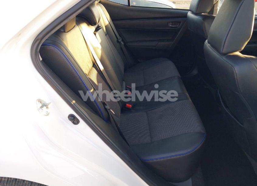 Photo 8 of 2018 Toyota Corolla SE (VIN 5YFBURHE3JP786160)