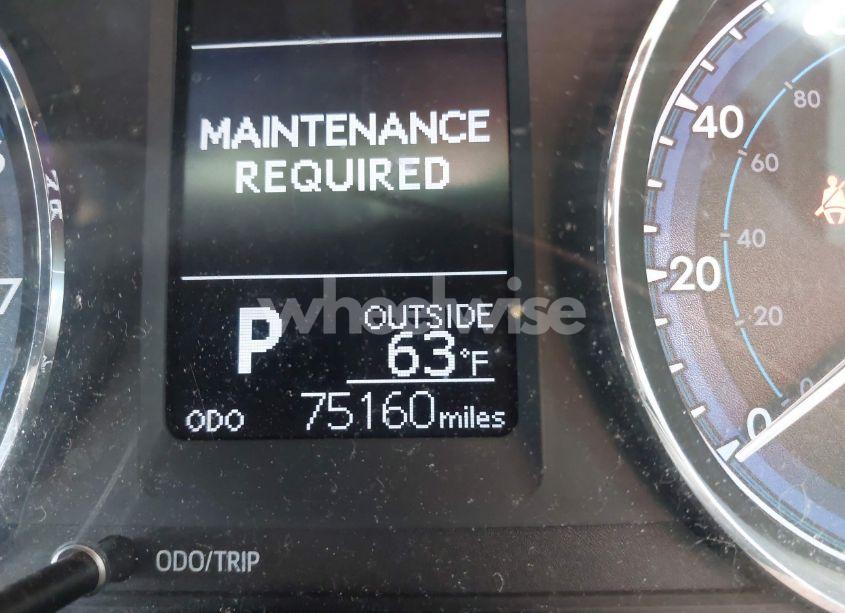 Photo 15 of 2018 Toyota Corolla LE (VIN 5YFBURHE3JP791942)