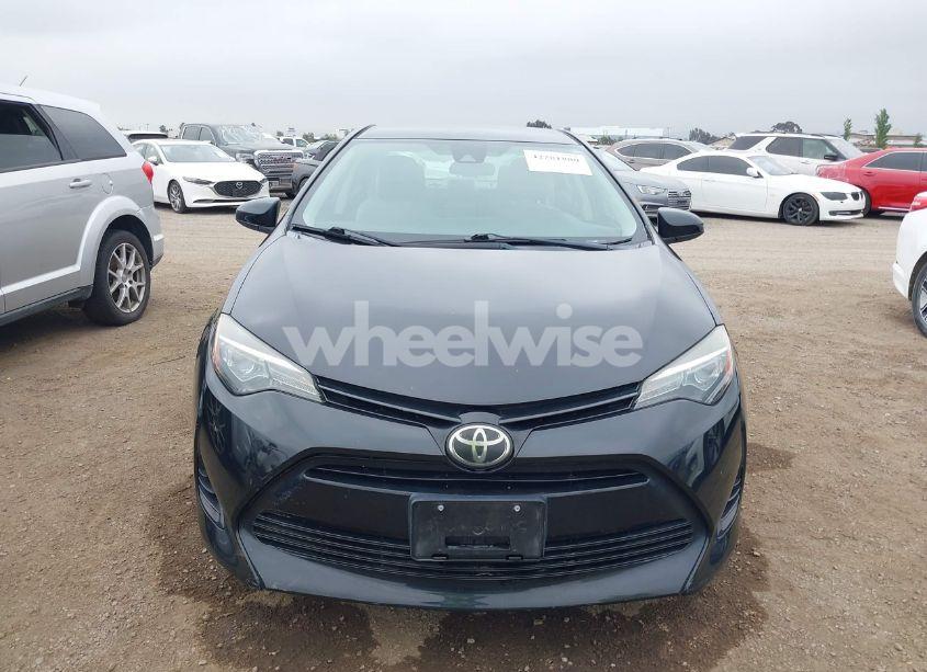 Photo 12 of 2018 Toyota Corolla LE (VIN 5YFBURHE3JP794243)