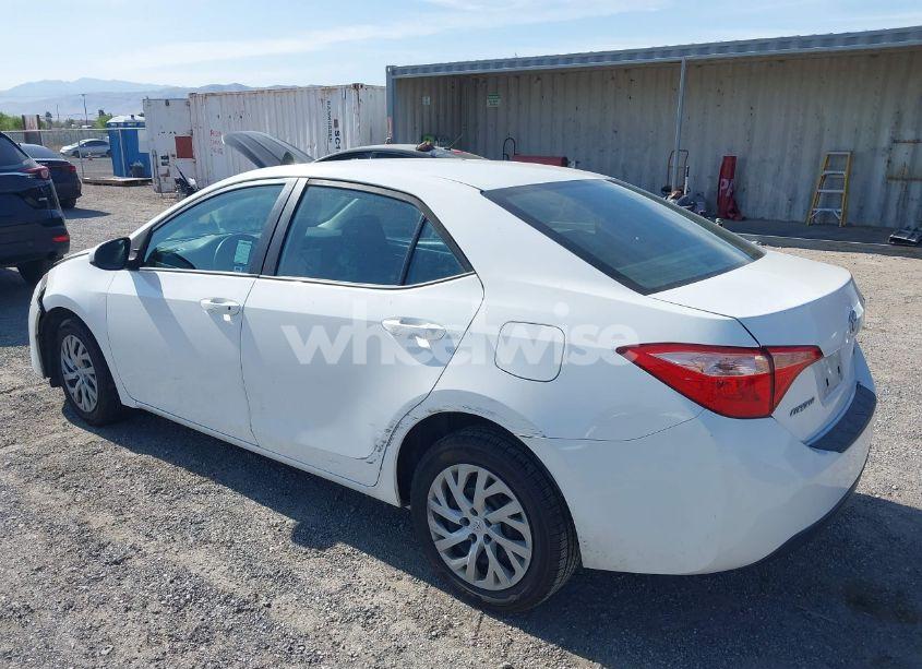 Photo 3 of 2018 Toyota Corolla LE (VIN 5YFBURHE3JP796106)