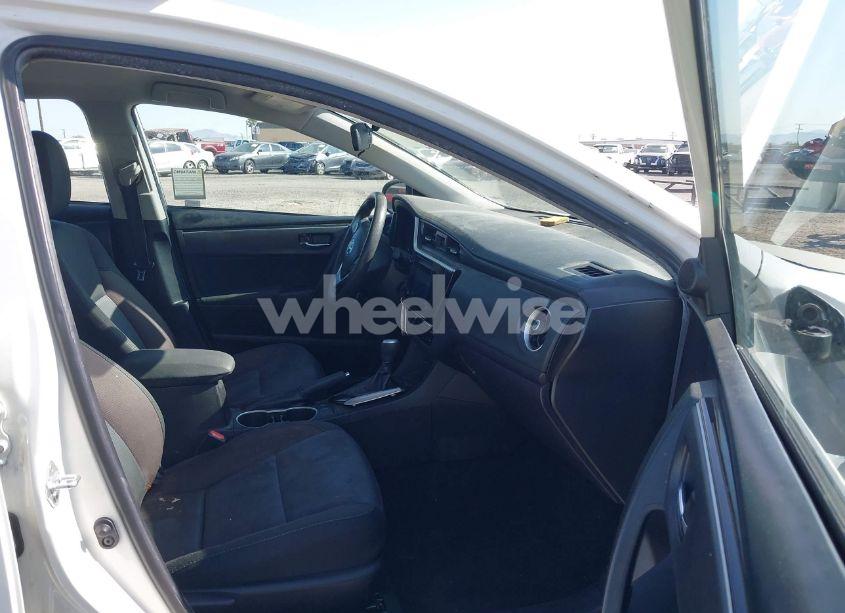 Photo 5 of 2018 Toyota Corolla LE (VIN 5YFBURHE3JP796106)