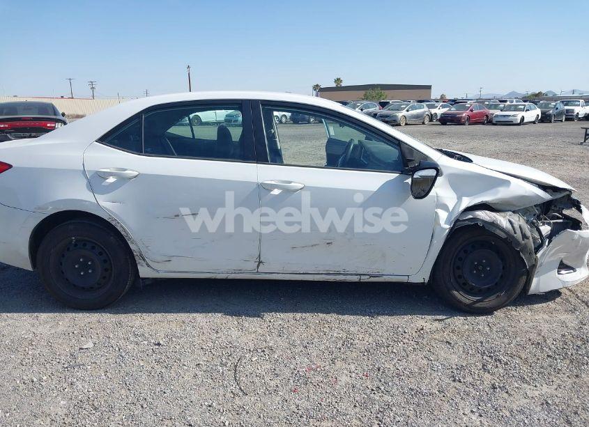 Photo 6 of 2018 Toyota Corolla LE (VIN 5YFBURHE3JP796106)