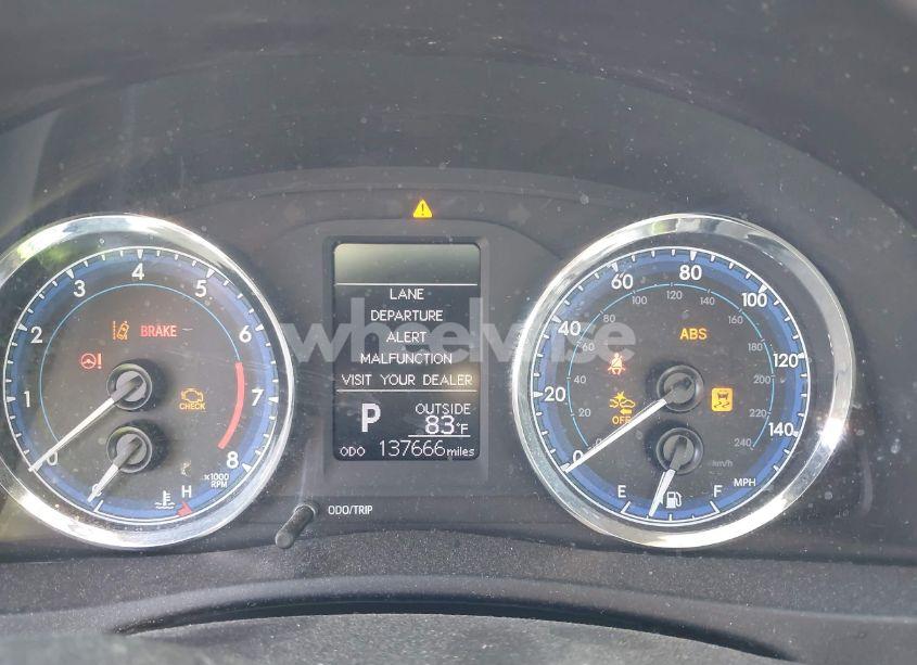 Photo 7 of 2018 Toyota Corolla LE (VIN 5YFBURHE3JP796106)