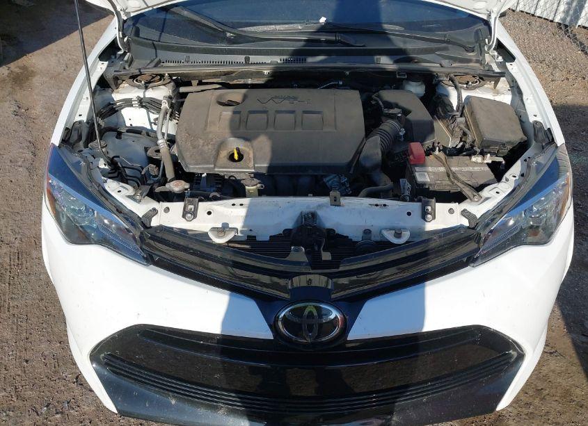 Photo 10 of 2018 Toyota Corolla LE (VIN 5YFBURHE3JP797952)