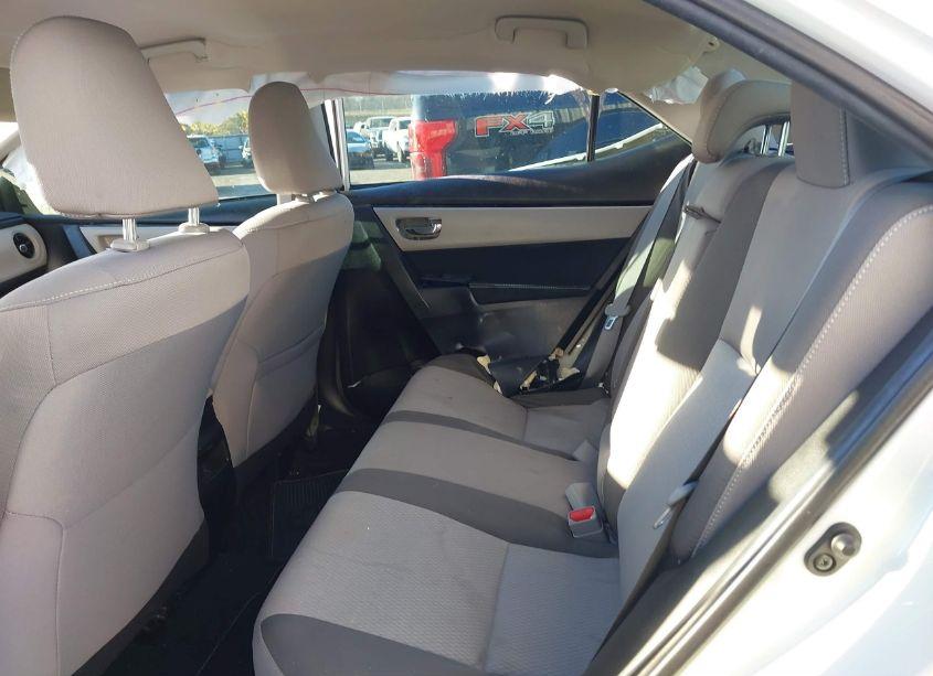 Photo 8 of 2018 Toyota Corolla LE (VIN 5YFBURHE3JP797952)