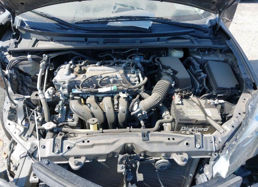 Photo 10 of 2018 Toyota Corolla SE (VIN 5YFBURHE3JP799975)