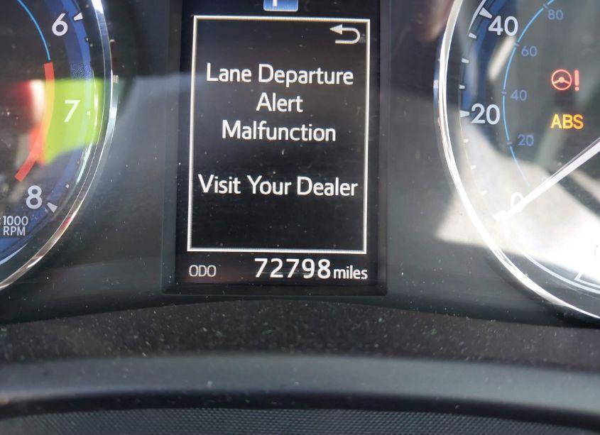 Photo 7 of 2018 Toyota Corolla SE (VIN 5YFBURHE3JP799975)