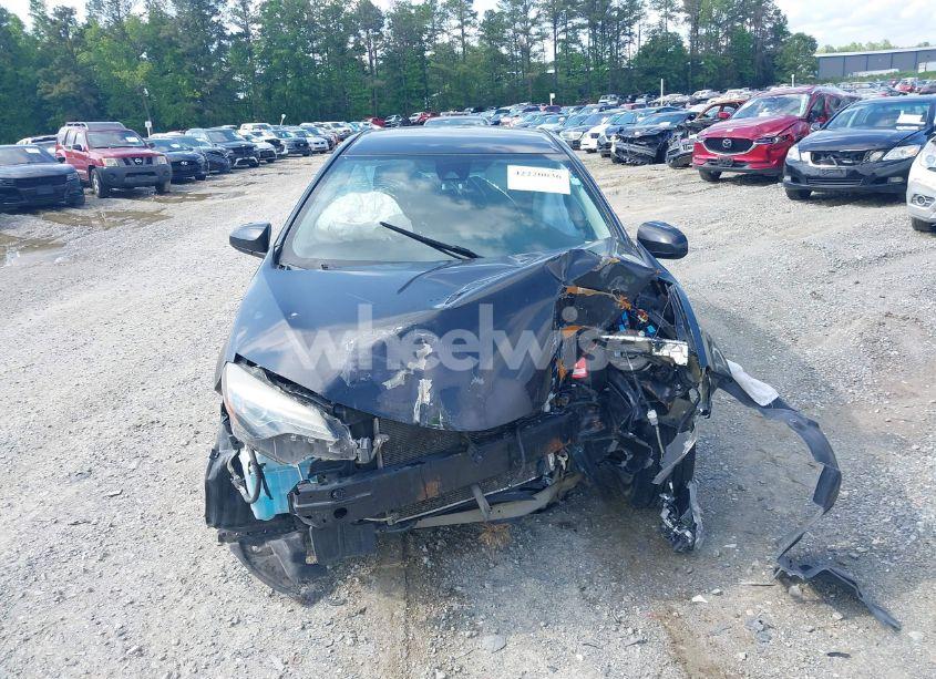 Photo 12 of 2018 Toyota Corolla LE (VIN 5YFBURHE3JP803202)