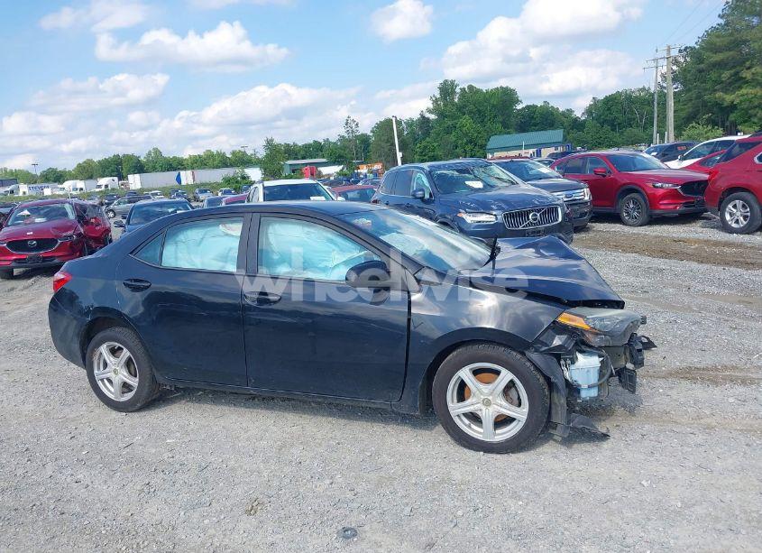 Photo 13 of 2018 Toyota Corolla LE (VIN 5YFBURHE3JP803202)