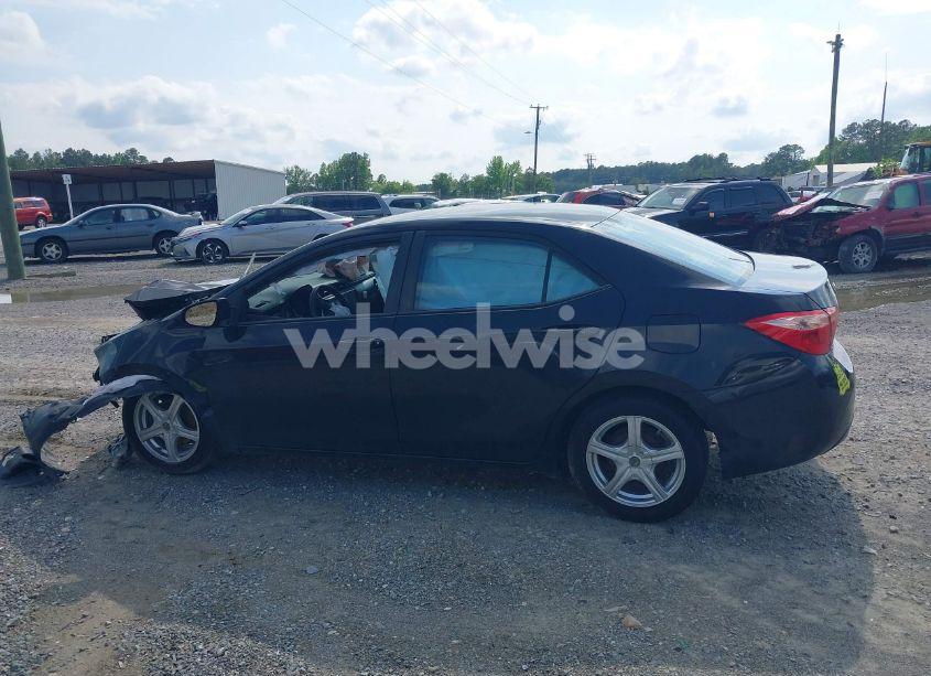 Photo 14 of 2018 Toyota Corolla LE (VIN 5YFBURHE3JP803202)