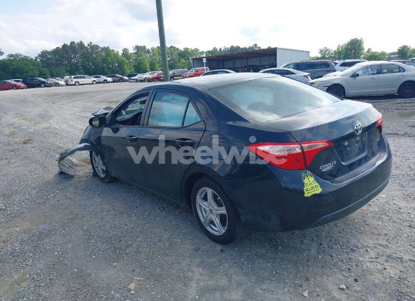 Photo 3 of 2018 Toyota Corolla LE (VIN 5YFBURHE3JP803202)
