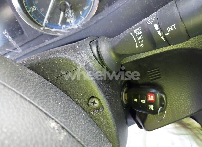 Photo 11 of 2018 Toyota Corolla LE (VIN 5YFBURHE3JP803748)