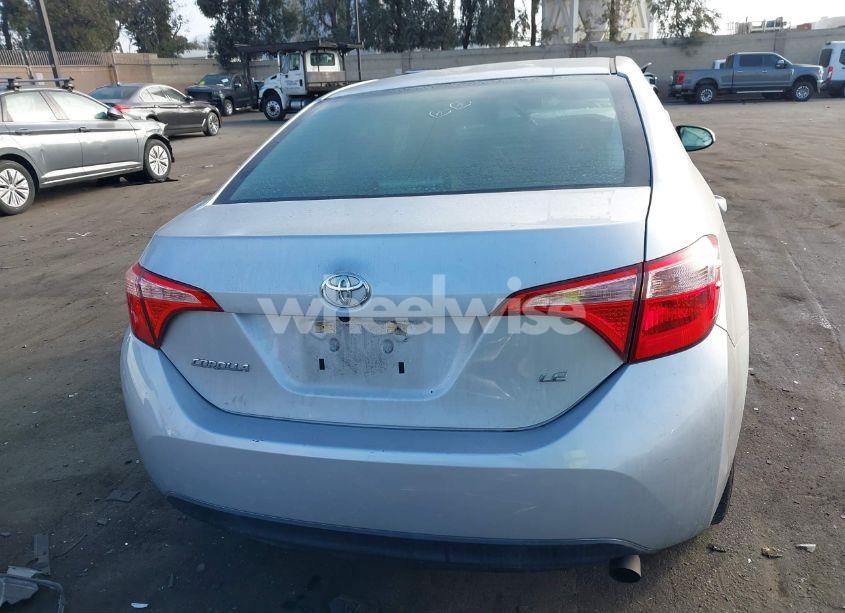Photo 17 of 2018 Toyota Corolla LE (VIN 5YFBURHE3JP803748)