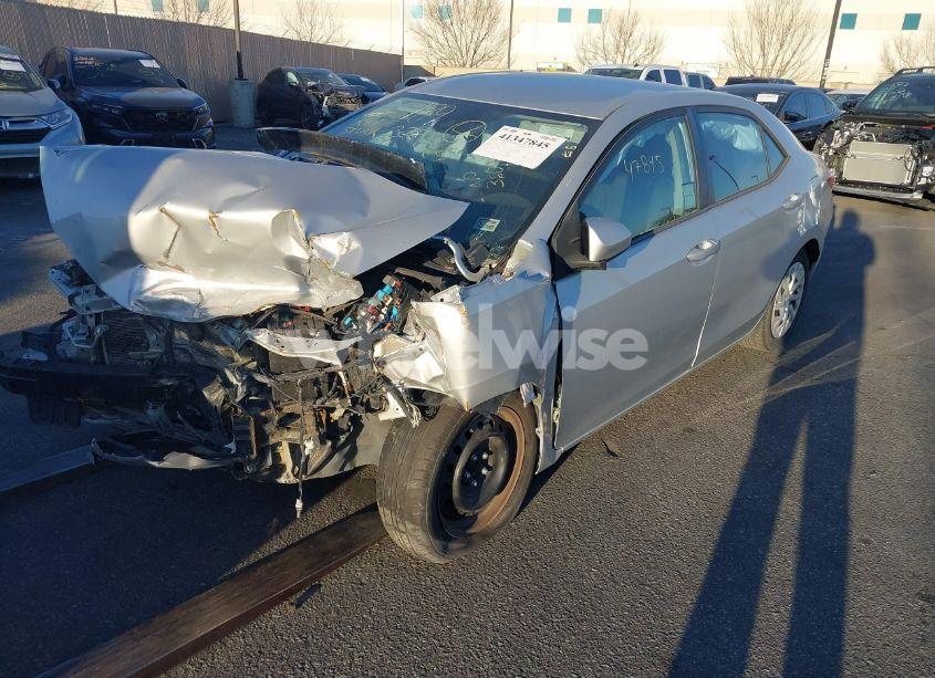 Photo 2 of 2018 Toyota Corolla LE (VIN 5YFBURHE3JP803748)