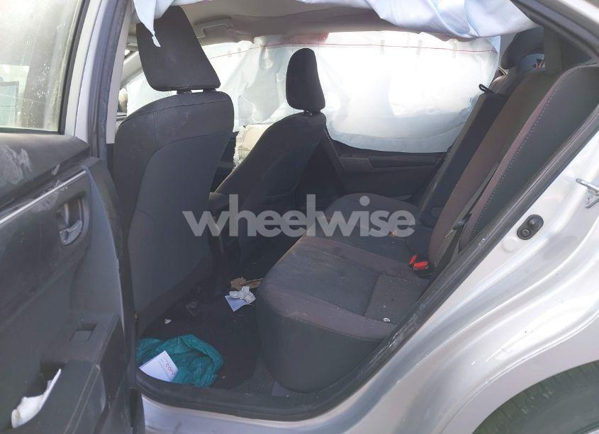 Photo 8 of 2018 Toyota Corolla LE (VIN 5YFBURHE3JP803748)