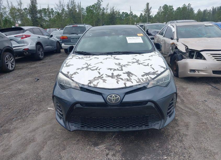 Photo 13 of 2018 Toyota Corolla SE (VIN 5YFBURHE3JP804821)