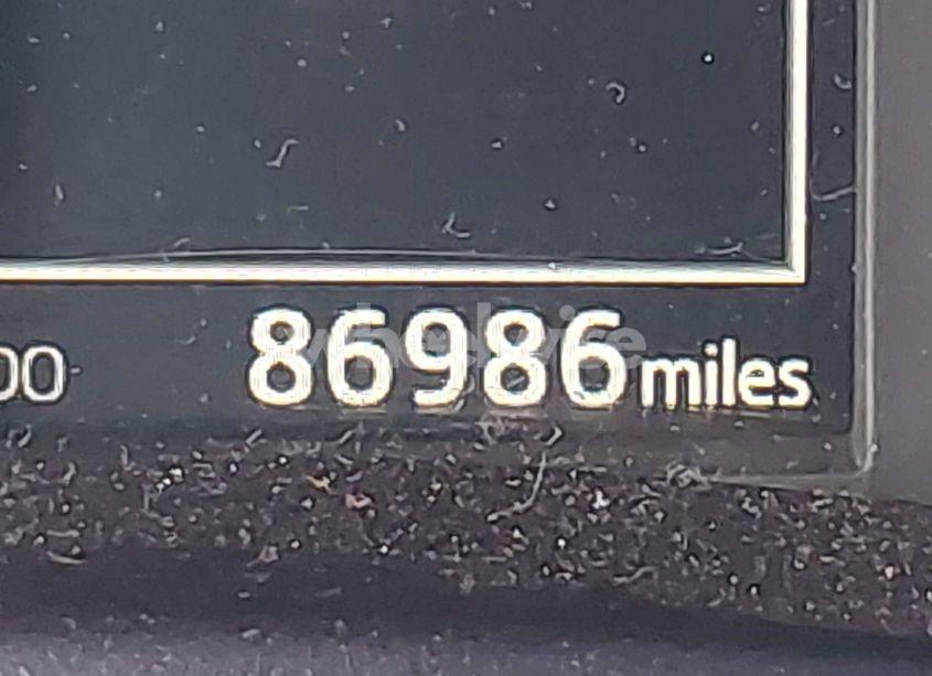 Photo 16 of 2018 Toyota Corolla SE (VIN 5YFBURHE3JP804821)