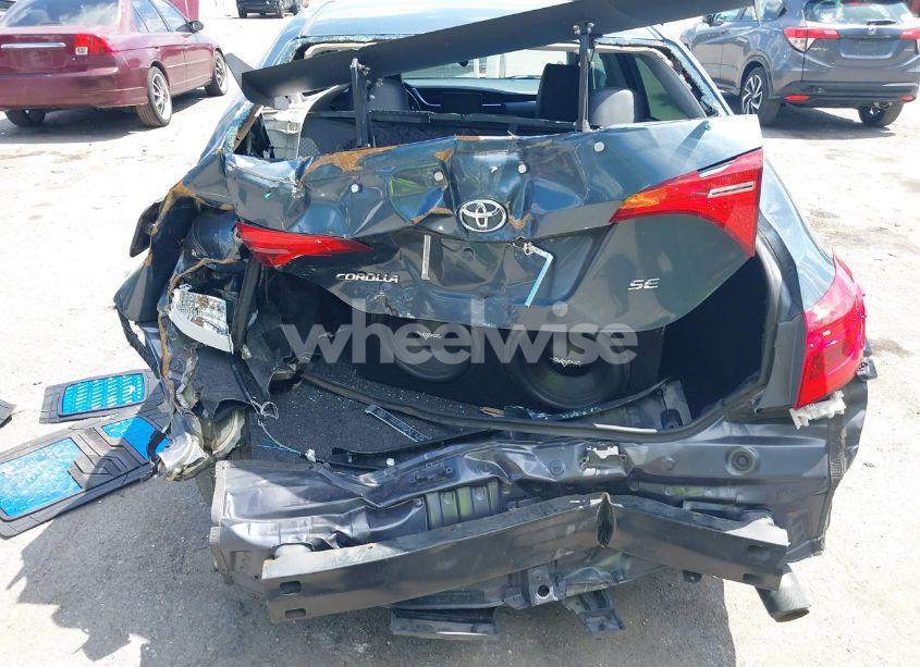 Photo 6 of 2018 Toyota Corolla SE (VIN 5YFBURHE3JP804821)