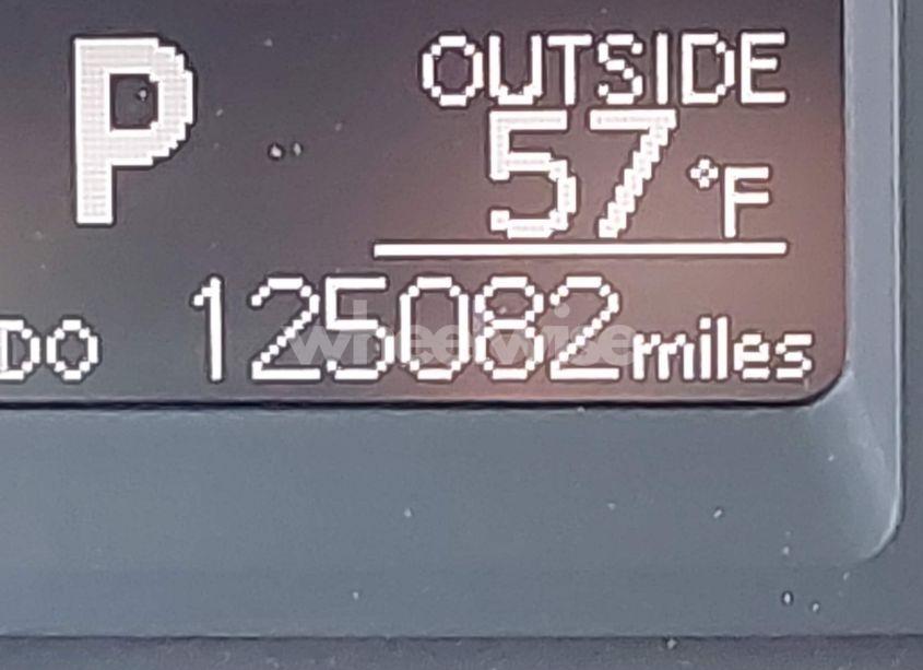 Photo 15 of 2018 Toyota Corolla LE (VIN 5YFBURHE3JP827077)