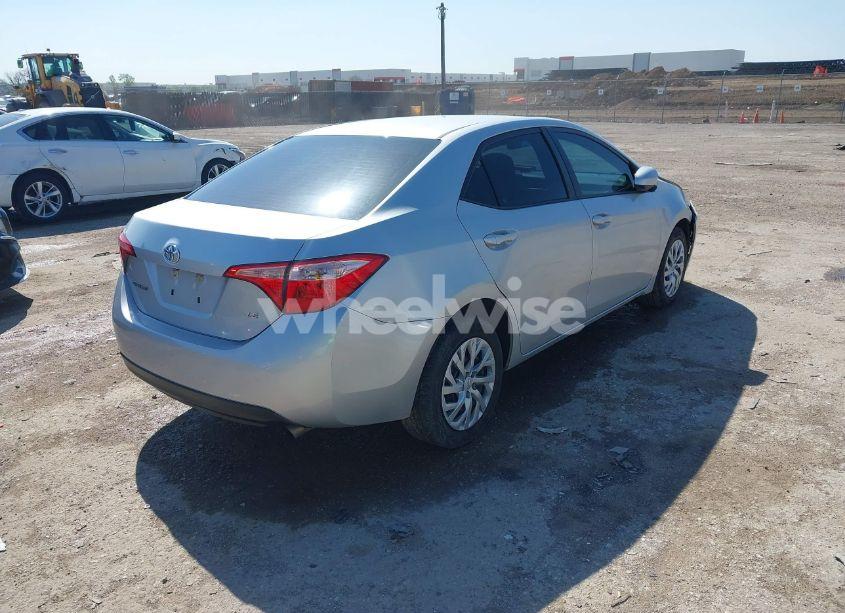 Photo 4 of 2018 Toyota Corolla LE (VIN 5YFBURHE3JP827077)