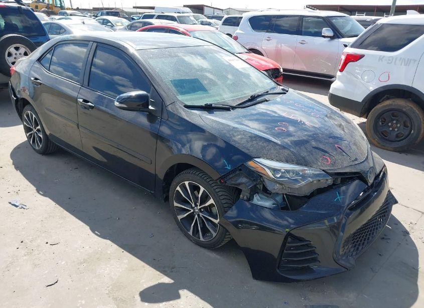 2018 Toyota Corolla SE (VIN 5YFBURHE3JP828360) main photo