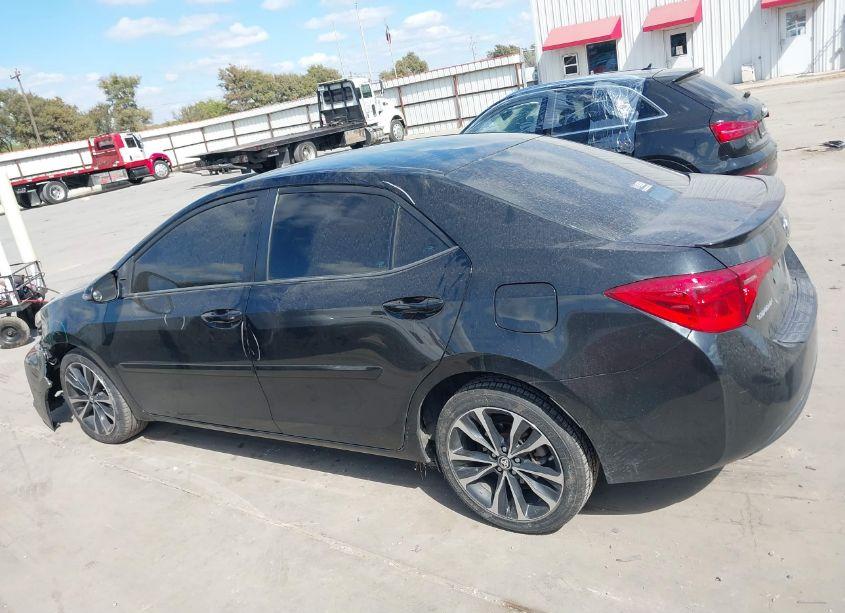 Photo 14 of 2018 Toyota Corolla SE (VIN 5YFBURHE3JP828360)