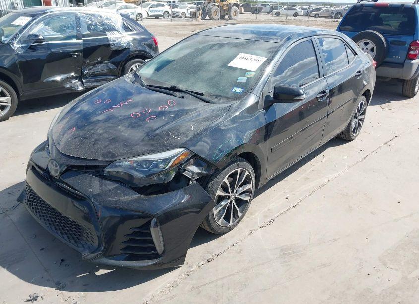 Photo 2 of 2018 Toyota Corolla SE (VIN 5YFBURHE3JP828360)