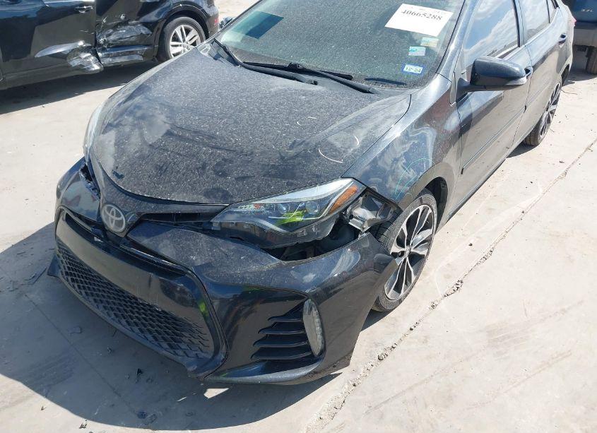 Photo 6 of 2018 Toyota Corolla SE (VIN 5YFBURHE3JP828360)