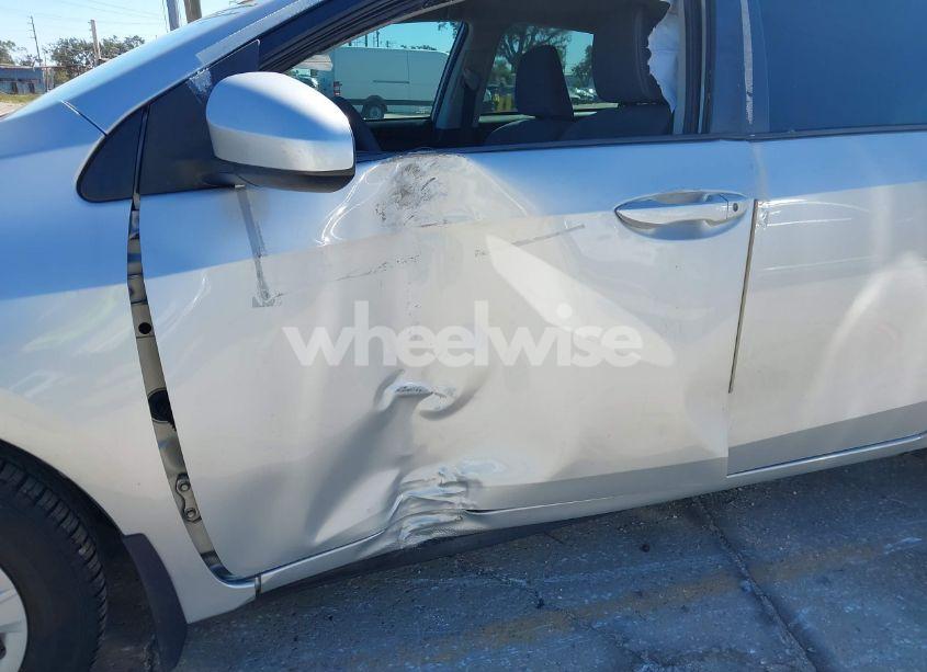 Photo 6 of 2018 Toyota Corolla L (VIN 5YFBURHE3JP854652)