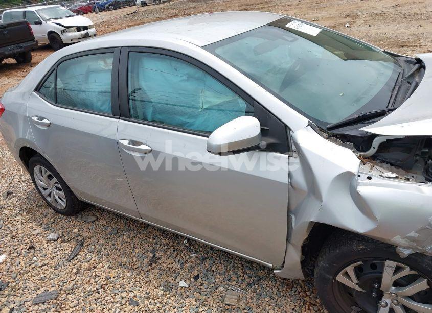 Photo 13 of 2019 Toyota Corolla LE (VIN 5YFBURHE3KP857584)