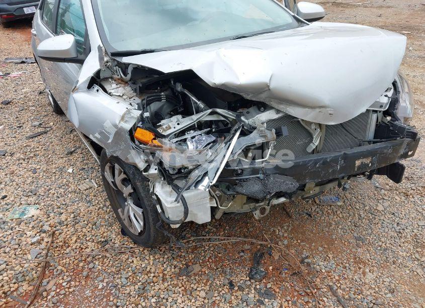 Photo 6 of 2019 Toyota Corolla LE (VIN 5YFBURHE3KP857584)