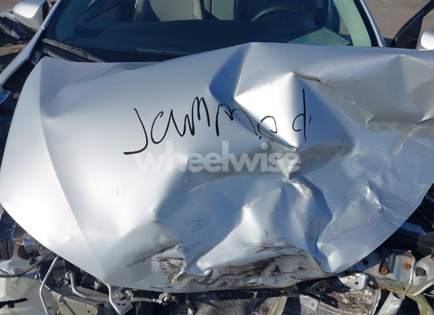 Photo 10 of 2019 Toyota Corolla LE (VIN 5YFBURHE3KP863336)