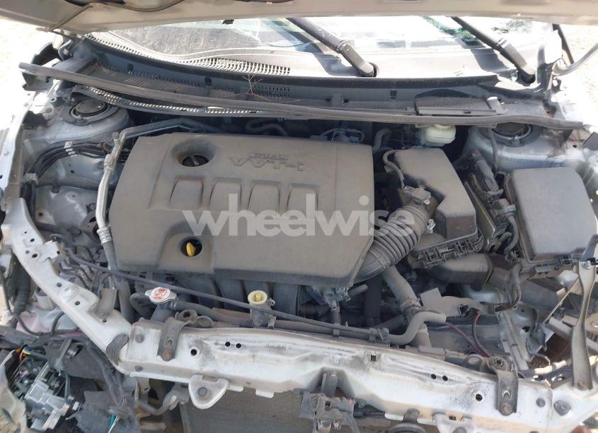 Photo 10 of 2019 Toyota Corolla L (VIN 5YFBURHE3KP873056)