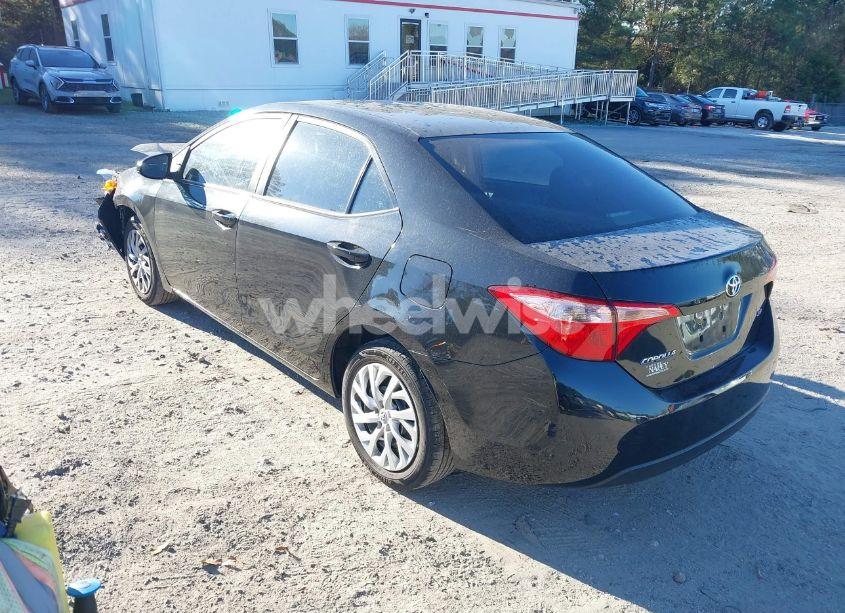 Photo 3 of 2019 Toyota Corolla LE (VIN 5YFBURHE3KP877690)