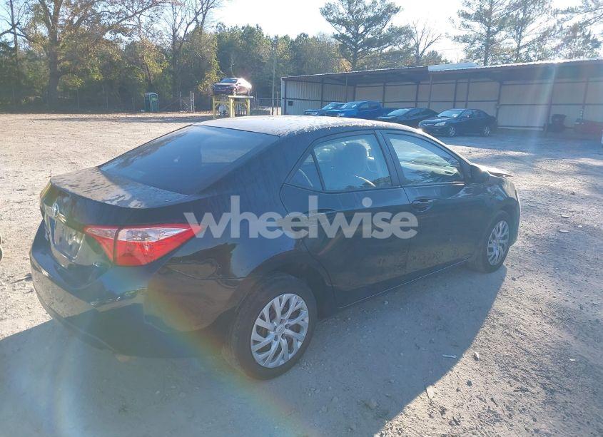Photo 4 of 2019 Toyota Corolla LE (VIN 5YFBURHE3KP877690)
