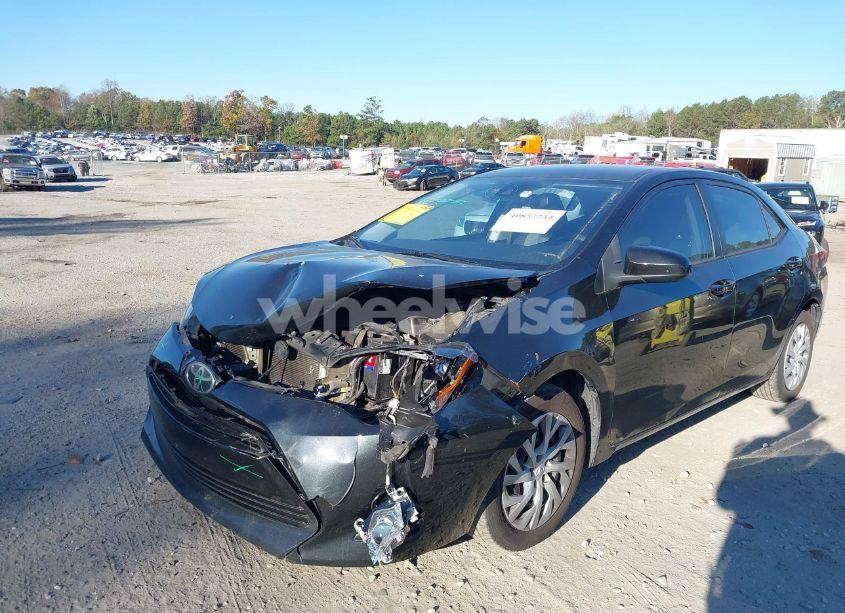 Photo 6 of 2019 Toyota Corolla LE (VIN 5YFBURHE3KP877690)