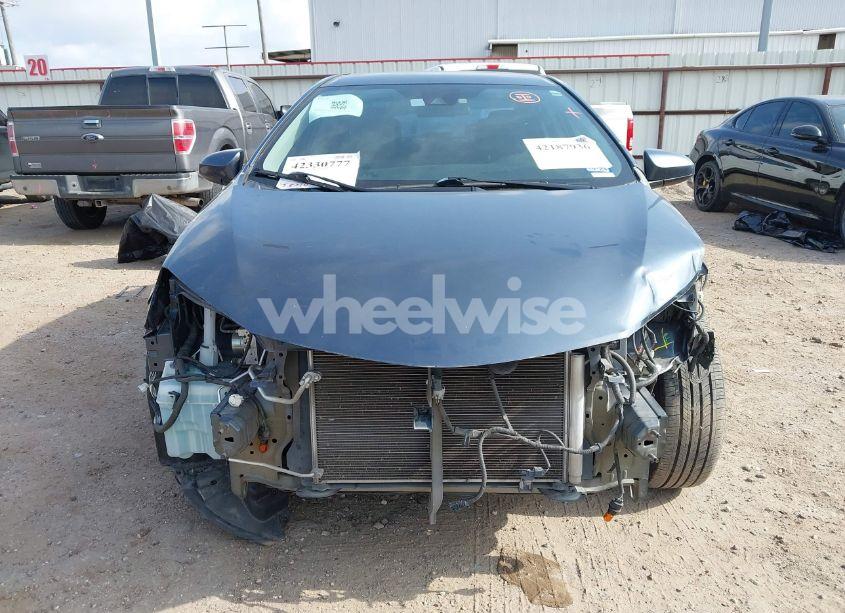 Photo 13 of 2019 Toyota Corolla LE (VIN 5YFBURHE3KP880265)