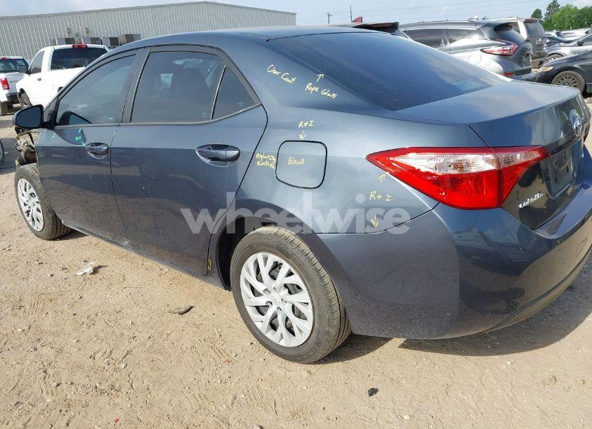 Photo 3 of 2019 Toyota Corolla LE (VIN 5YFBURHE3KP880265)