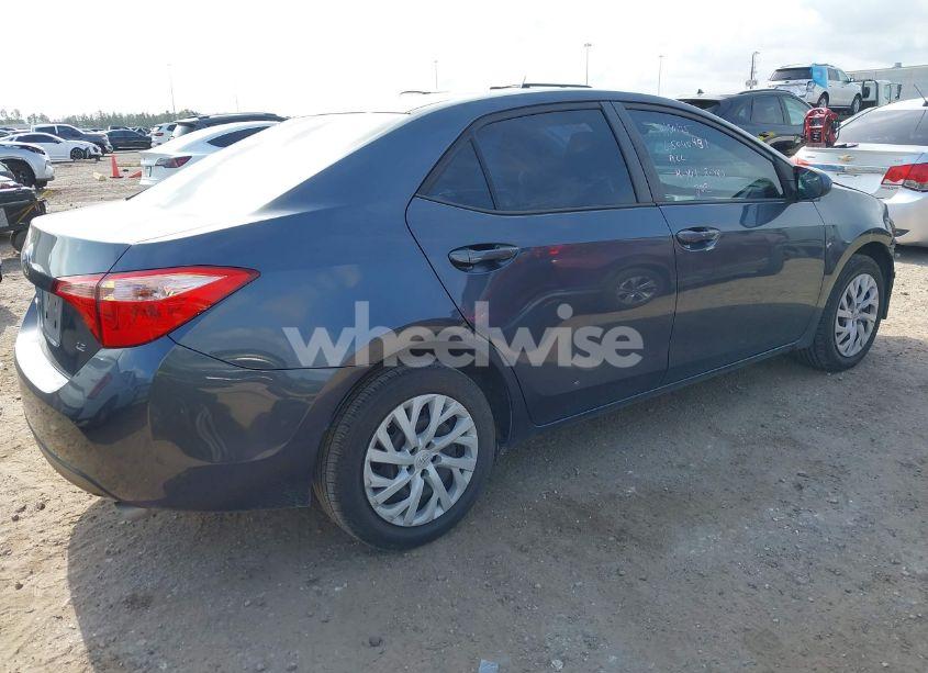 Photo 4 of 2019 Toyota Corolla LE (VIN 5YFBURHE3KP880265)