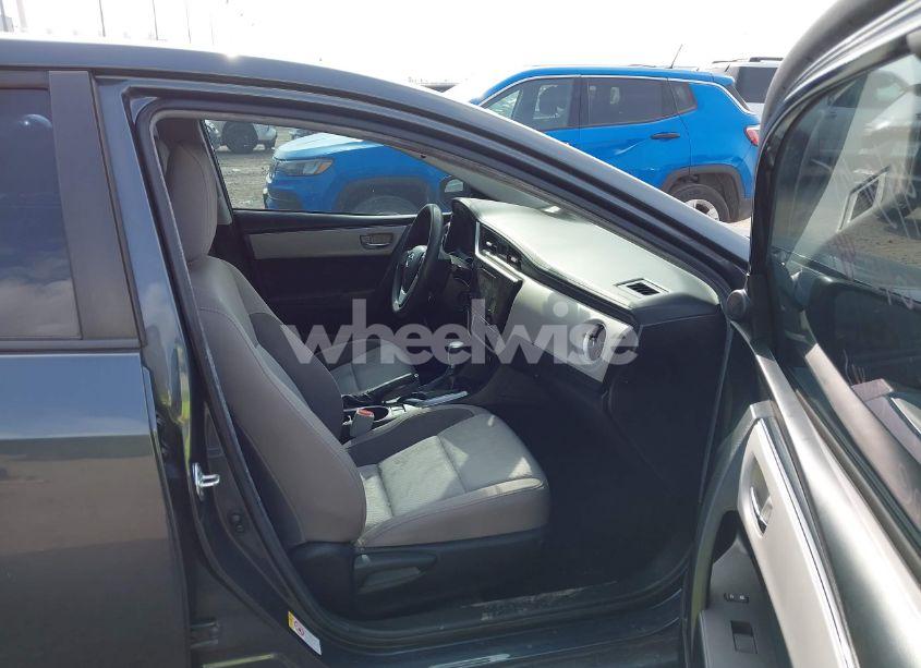 Photo 5 of 2019 Toyota Corolla LE (VIN 5YFBURHE3KP880265)