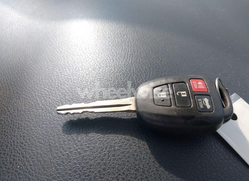 Photo 11 of 2019 Toyota Corolla LE (VIN 5YFBURHE3KP889001)