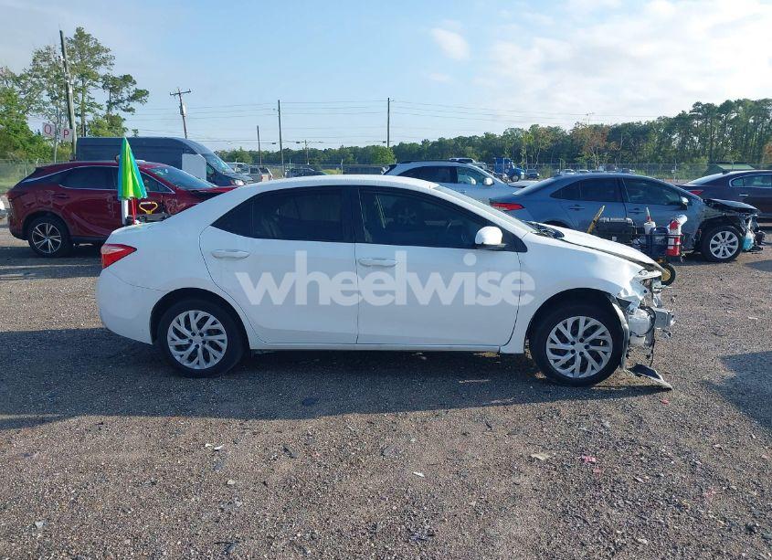 Photo 13 of 2019 Toyota Corolla LE (VIN 5YFBURHE3KP889001)