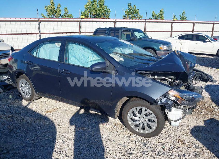 2019 Toyota Corolla LE (VIN 5YFBURHE3KP907108) main photo