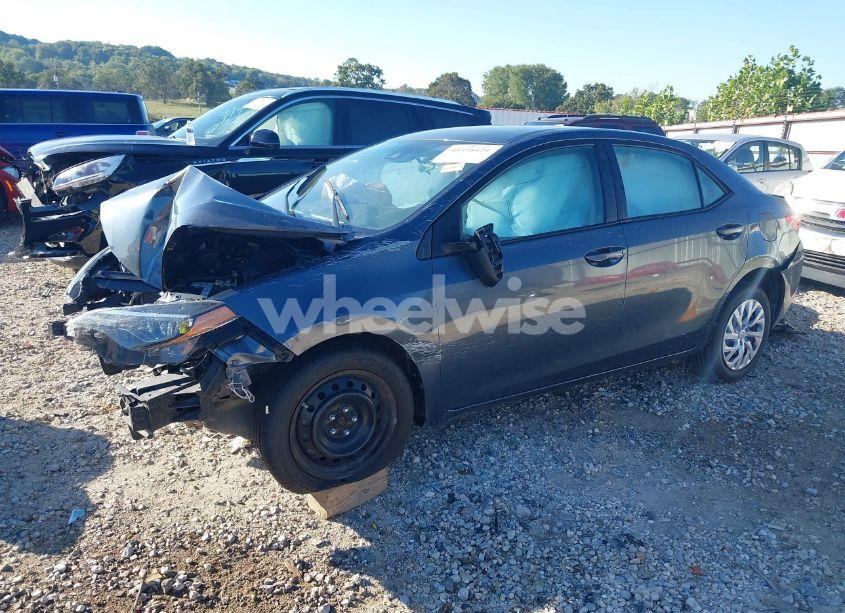 Photo 2 of 2019 Toyota Corolla LE (VIN 5YFBURHE3KP907108)