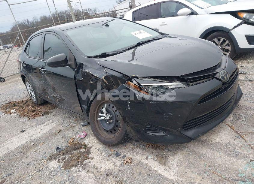 2019 Toyota Corolla LE (VIN 5YFBURHE3KP912969) main photo