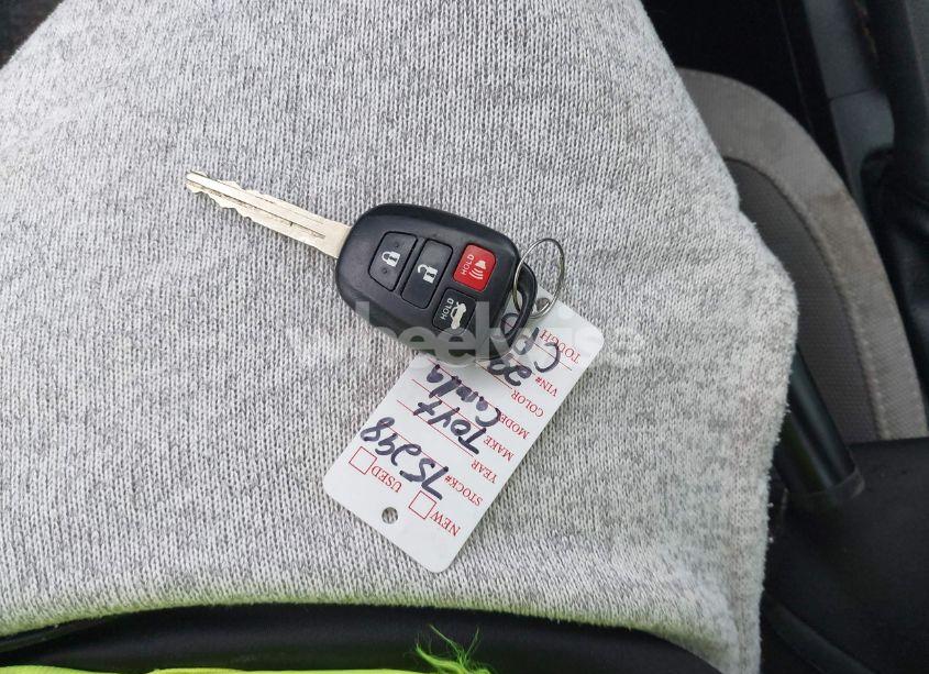 Photo 11 of 2019 Toyota Corolla LE (VIN 5YFBURHE3KP912969)