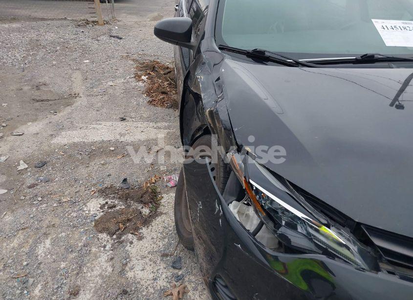 Photo 18 of 2019 Toyota Corolla LE (VIN 5YFBURHE3KP912969)