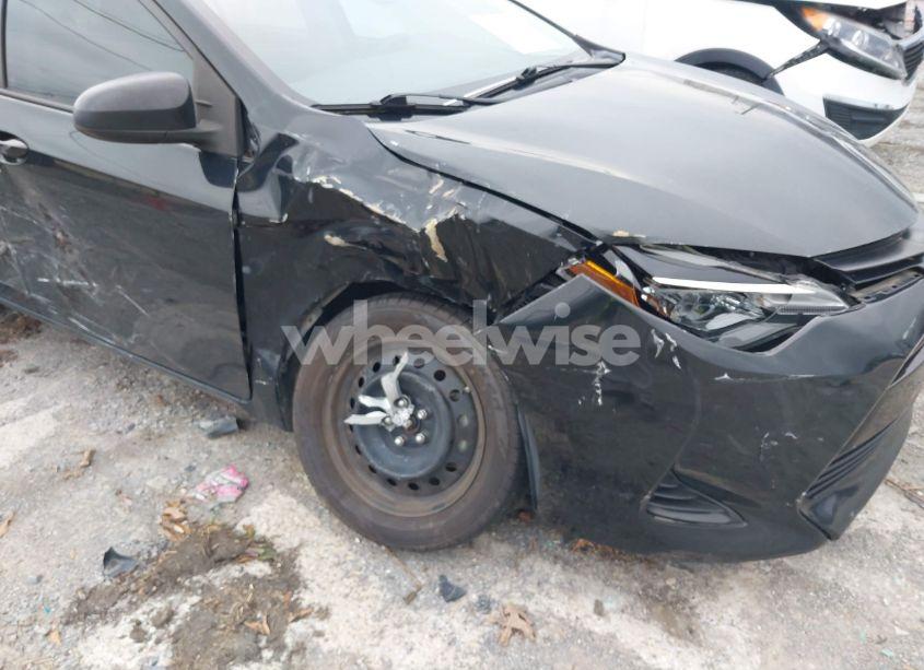 Photo 6 of 2019 Toyota Corolla LE (VIN 5YFBURHE3KP912969)